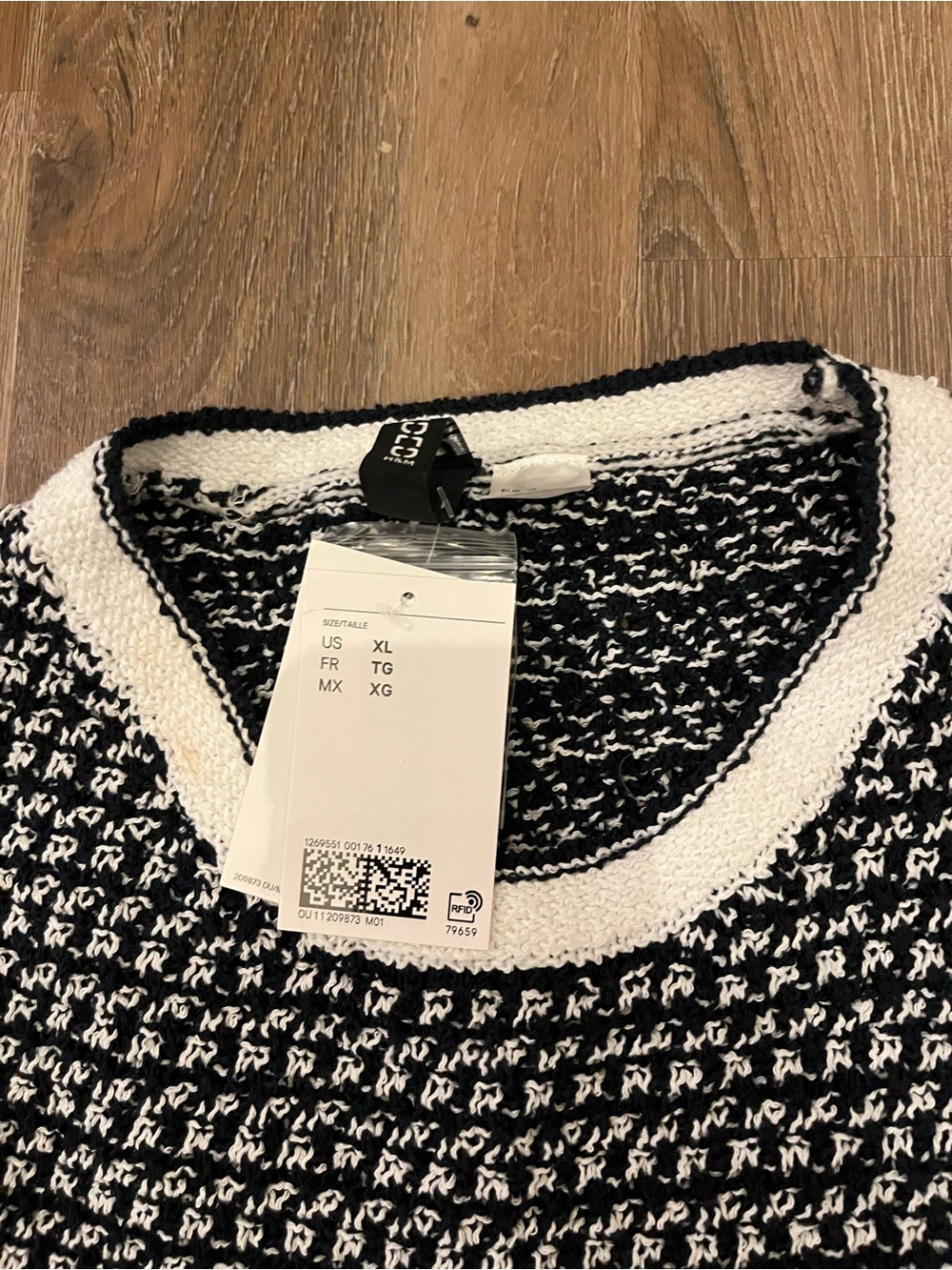 H&M Navy and White Tweed Sleeveless Dress - Picture 2 of 5